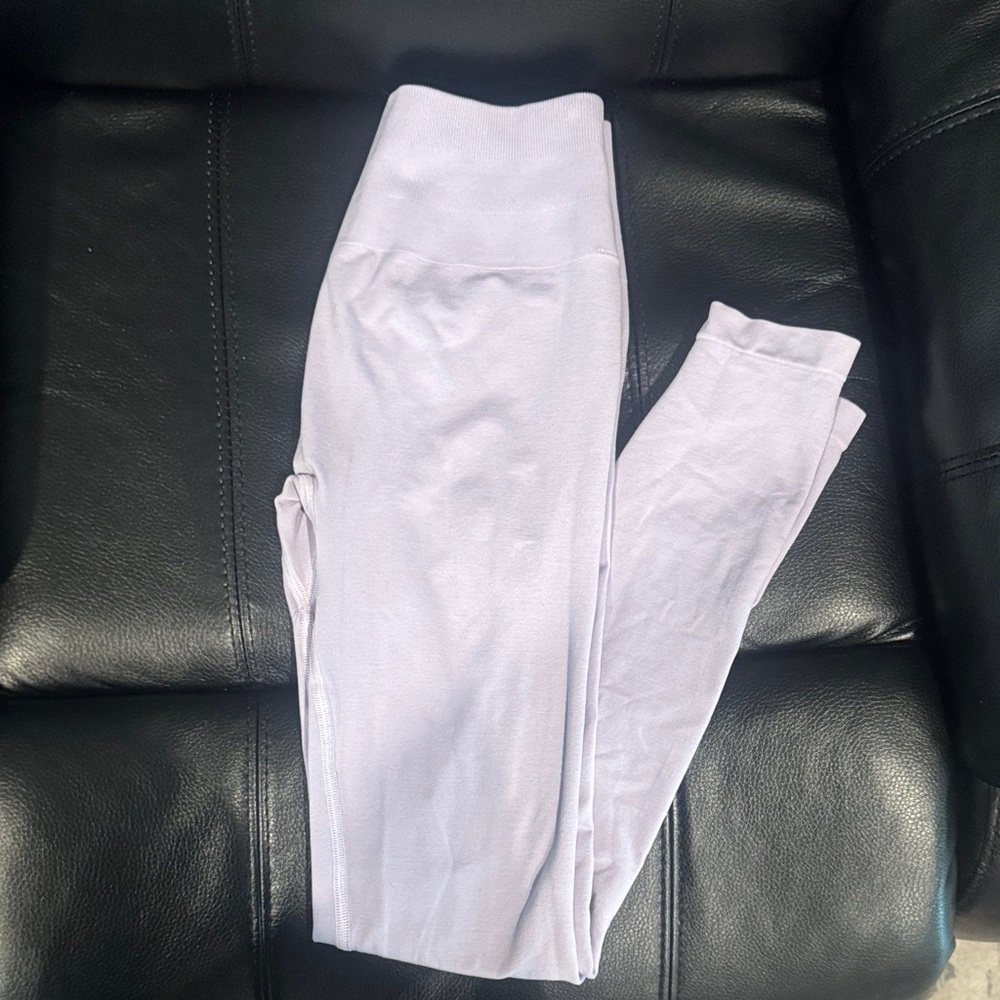 Alphalete Light Purple Scrunch Leggings